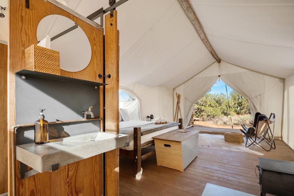 Under Canvas Grand Canyon – Glamping in sehr guter Lage zum Grand Canyon in modern eingerichteten Safari-Zelten