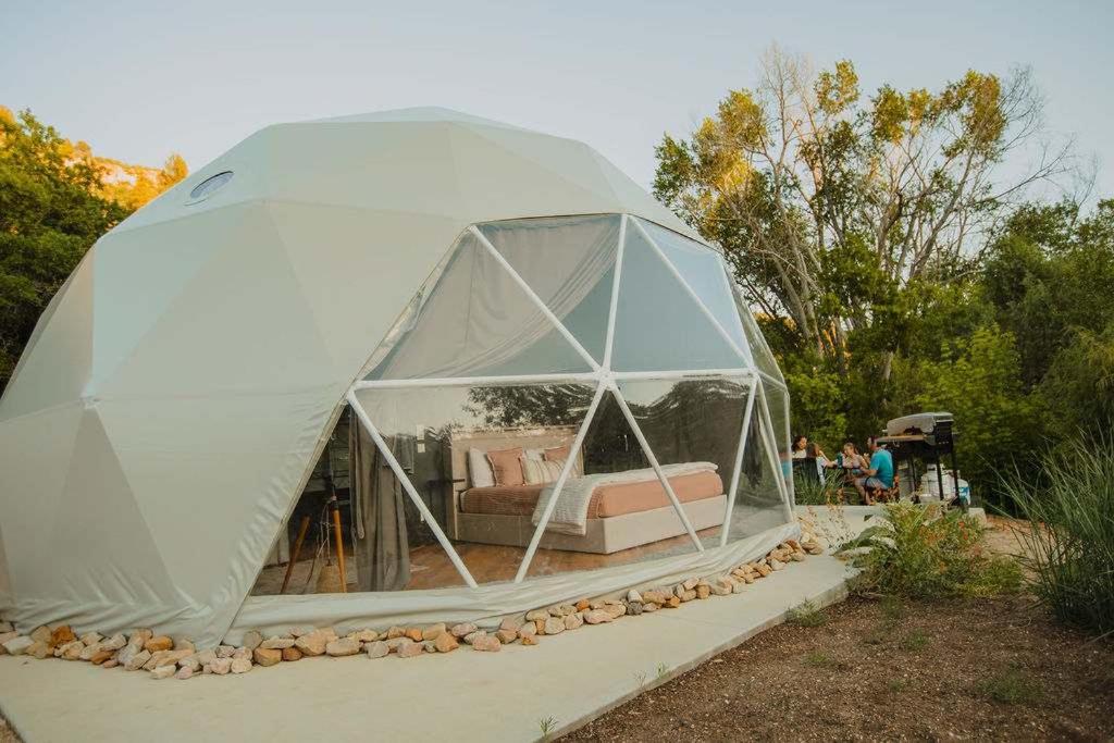 Zen Zion River Dome – Schlafen unterm (fast) freien Sternenhimmel in liebevoll eingerichteten Kuppel-Zelten nahe des Zion Nationalparks